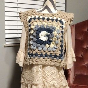 Blooming flower crochet vest